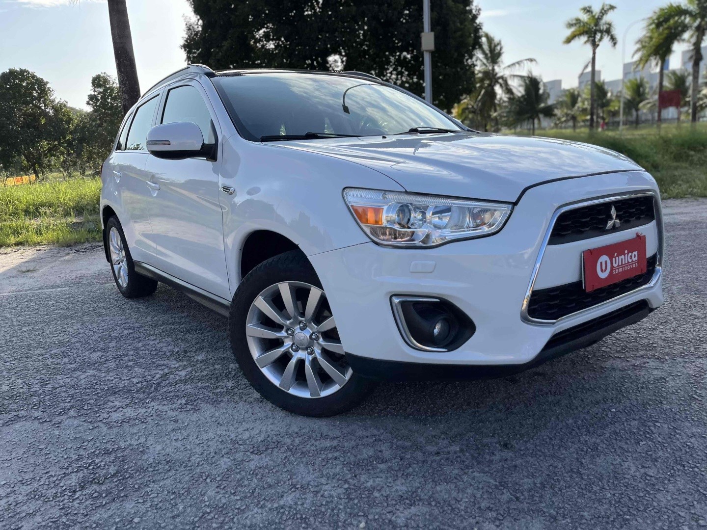 //www.autoline.com.br/carro/mitsubishi/asx-20-16v-gasolina-4p-4x4-cvt/2015/natal-rn/25007321