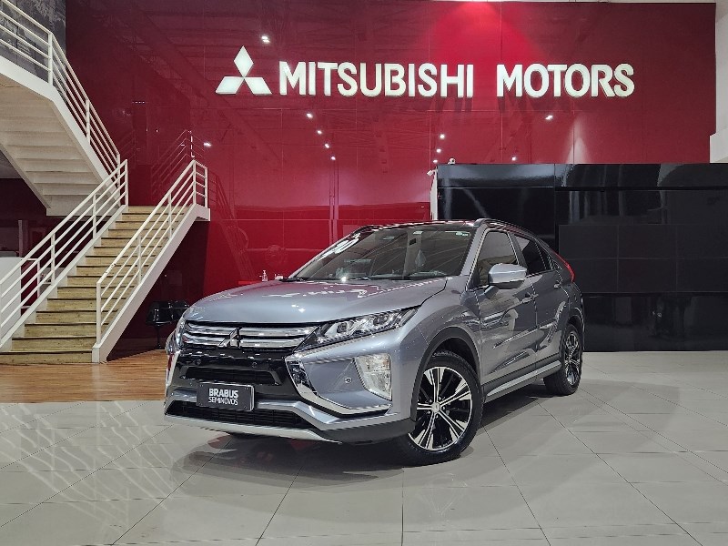 //www.autoline.com.br/carro/mitsubishi/eclipse-cross-15-turbo-hpe-s-16v-gasolina-4p-4x4-automatico/2020/sao-paulo-sp/24847420