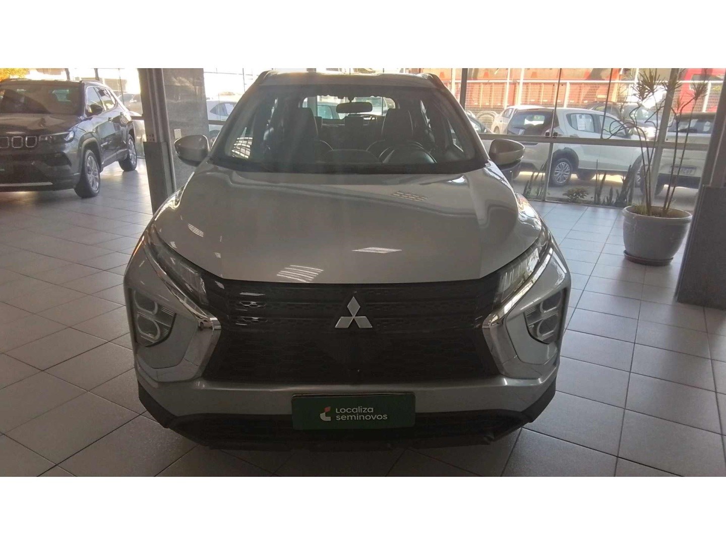 //www.autoline.com.br/carro/mitsubishi/eclipse-cross-15-turbo-hpe-16v-gasolina-4p-automatico/2023/sao-paulo-sp/24973521