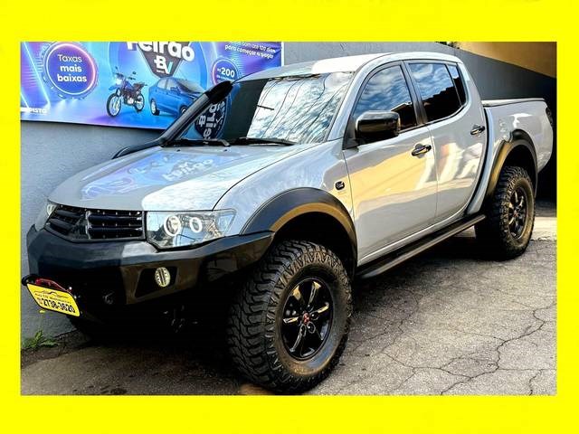 //www.autoline.com.br/carro/mitsubishi/l200-triton-32-hpe-16v-diesel-4p-4x4-turbo-automatico/2013/sao-paulo-sp/20036001