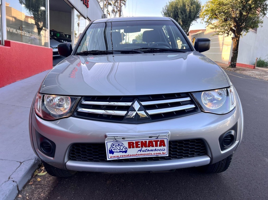 //www.autoline.com.br/carro/mitsubishi/l200-triton-24-hls-16v-flex-4p-manual/2015/araraquara-sp/20783760
