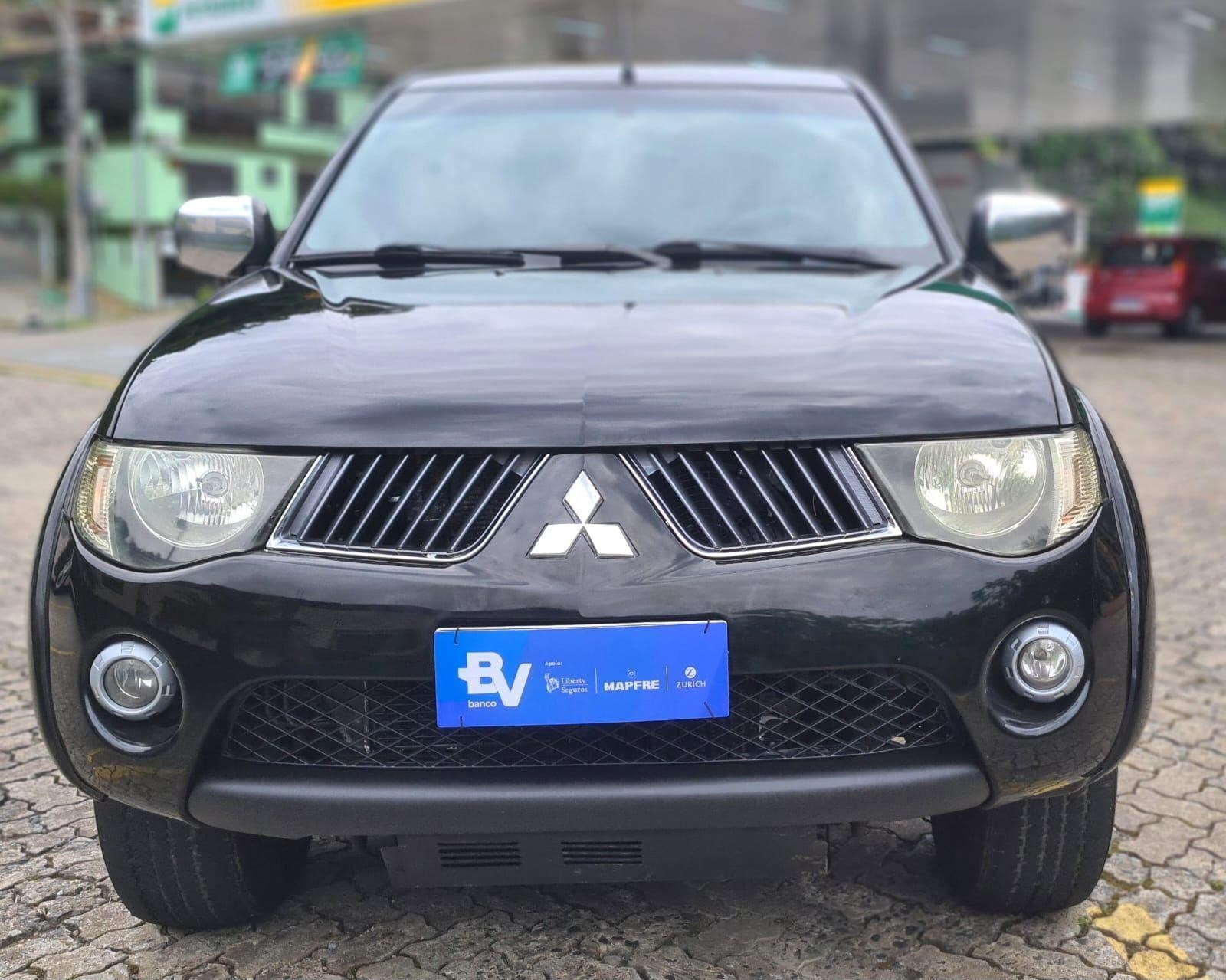 //www.autoline.com.br/carro/mitsubishi/l200-triton-32-16v-diesel-4p-4x4-turbo-automatico/2009/blumenau-sc/23222123