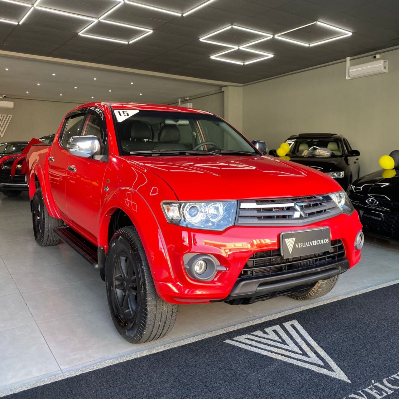 //www.autoline.com.br/carro/mitsubishi/l200-triton-32-hpe-16v-diesel-4p-4x4-turbo-automatico/2015/valinhos-sp/23720170
