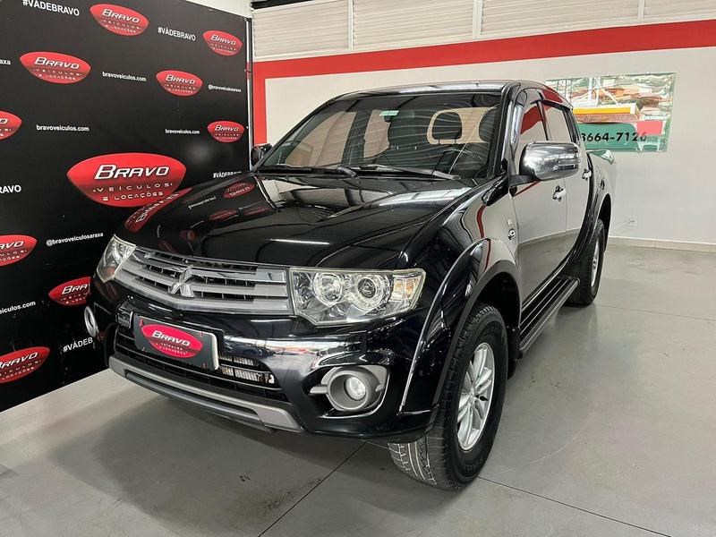 //www.autoline.com.br/carro/mitsubishi/l200-triton-35-v6-hpe-24v-flex-4p-4x4-automatico/2016/araxa-mg/24348971