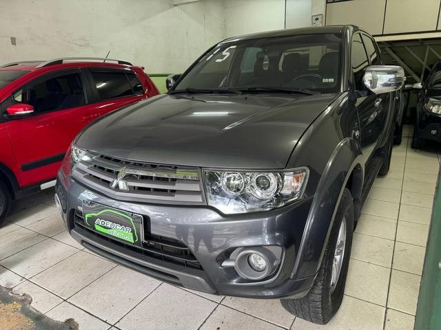 //www.autoline.com.br/carro/mitsubishi/l200-triton-32-hpe-16v-diesel-4p-4x4-turbo-automatico/2015/nova-friburgo-rj/24387704