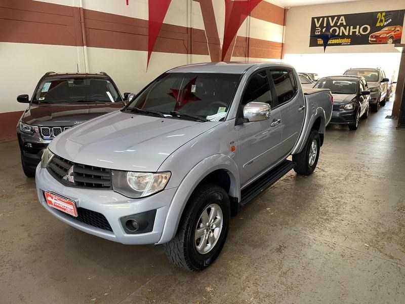//www.autoline.com.br/carro/mitsubishi/l200-triton-24-hls-16v-flex-4p-manual/2013/dourados-ms/24575038