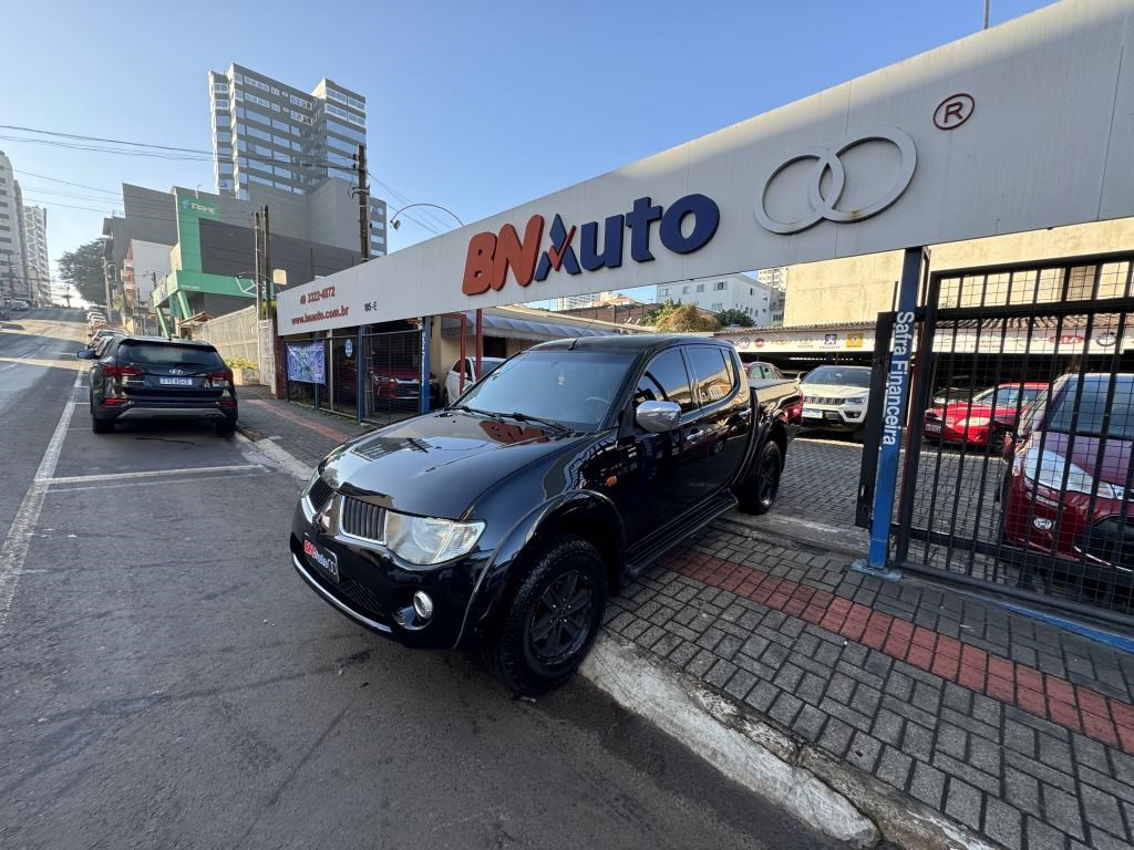 //www.autoline.com.br/carro/mitsubishi/l200-triton-32-16v-diesel-4p-4x4-turbo-automatico/2009/chapeco-sc/24718065
