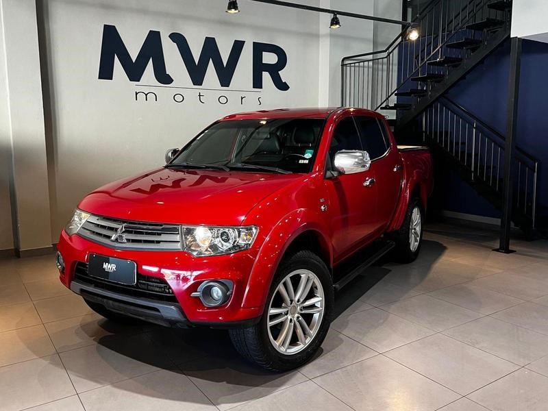 //www.autoline.com.br/carro/mitsubishi/l200-triton-32-hpe-16v-diesel-4p-4x4-turbo-manual/2015/curitiba-pr/24907274