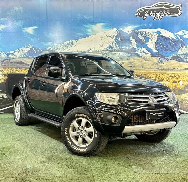 //www.autoline.com.br/carro/mitsubishi/l200-triton-32-gls-16v-diesel-4p-4x4-turbo-manual/2014/manaus-am/24987823