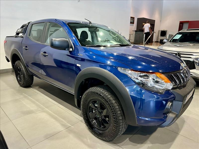 //www.autoline.com.br/carro/mitsubishi/l200-triton-outdoor-24-gls-16v-diesel-4p-4x4-turbo-automatico/2022/belo-horizonte-mg/24536113