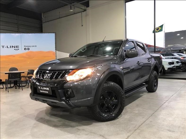 //www.autoline.com.br/carro/mitsubishi/l200-triton-outdoor-24-gls-16v-diesel-4p-4x4-turbo-automatico/2022/sao-paulo-sp/24930674