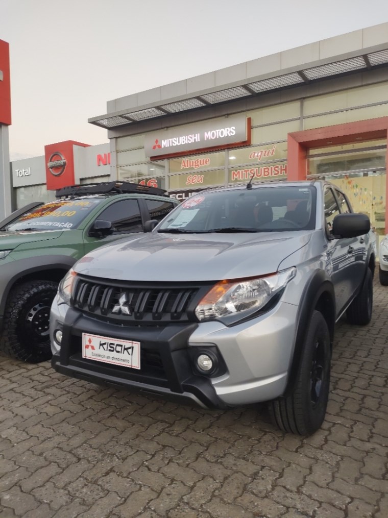 //www.autoline.com.br/carro/mitsubishi/l200-triton-outdoor-24-glx-diesel-4p-4x4-turbo-manual/2024/pouso-alegre-mg/24951718