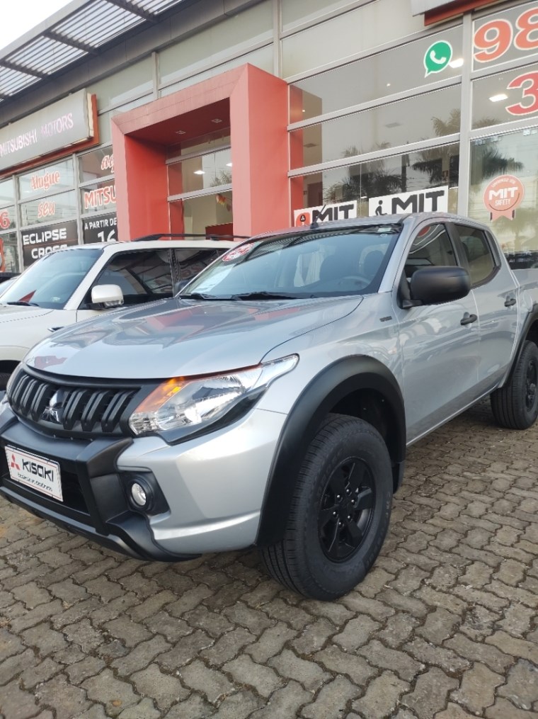 //www.autoline.com.br/carro/mitsubishi/l200-triton-outdoor-24-glx-diesel-4p-4x4-turbo-manual/2024/pouso-alegre-mg/24951720