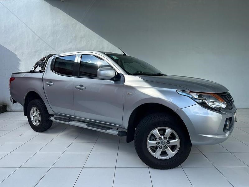 //www.autoline.com.br/carro/mitsubishi/l200-triton-sport-24-gl-16v-diesel-4p-4x4-turbo-manual/2020/campo-largo-pr/24227266