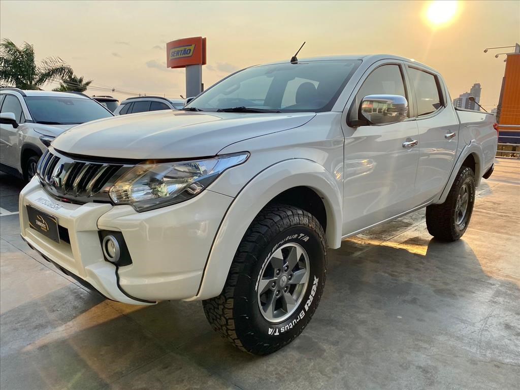 //www.autoline.com.br/carro/mitsubishi/l200-triton-sport-24-gls-16v-diesel-4p-4x4-turbo-automatico/2020/campo-grande-ms/24487971