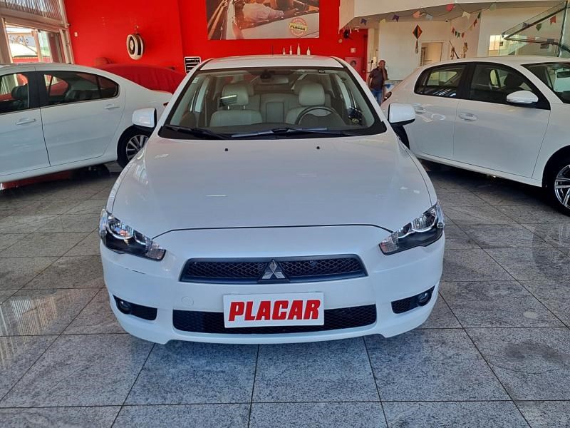 //www.autoline.com.br/carro/mitsubishi/lancer-20-sedan-hl-16v-gasolina-4p-cvt/2017/brasilia-df/24883582