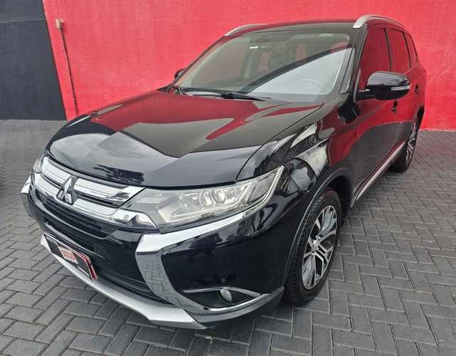 //www.autoline.com.br/carro/mitsubishi/outlander-22-16v-diesel-4p-4x4-turbo-automatico/2017/curitiba-pr/23493191