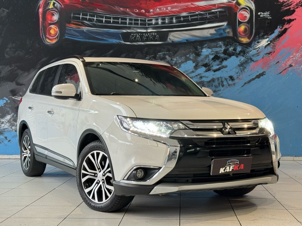 //www.autoline.com.br/carro/mitsubishi/outlander-22-16v-diesel-4p-4x4-turbo-automatico/2016/joinville-sc/23556246