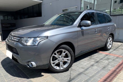 //www.autoline.com.br/carro/mitsubishi/outlander-20-16v-gasolina-4p-cvt/2015/sao-jose-dos-campos-sp/23685693