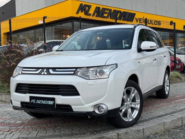 //www.autoline.com.br/carro/mitsubishi/outlander-30-v6-gt-24v-gasolina-4p-4x4-automatico/2014/joinville-sc/23724781