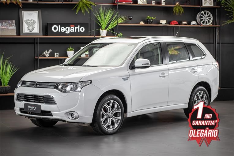 //www.autoline.com.br/carro/mitsubishi/outlander-20-16v-flex-4p-4x4-cvt/2015/rio-do-sul-sc/23882774
