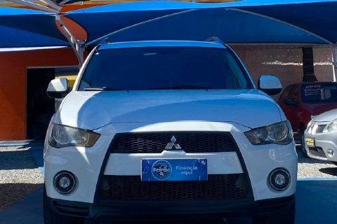 //www.autoline.com.br/carro/mitsubishi/outlander-30-v6-gt-24v-gasolina-4p-4x4-automatico/2012/itatiba-sp/23926489