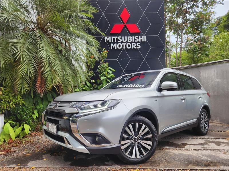//www.autoline.com.br/carro/mitsubishi/outlander-30-v6-hpe-s-7l-24v-gasolina-4p-4x4-automatico/2020/sao-paulo-sp/24260329