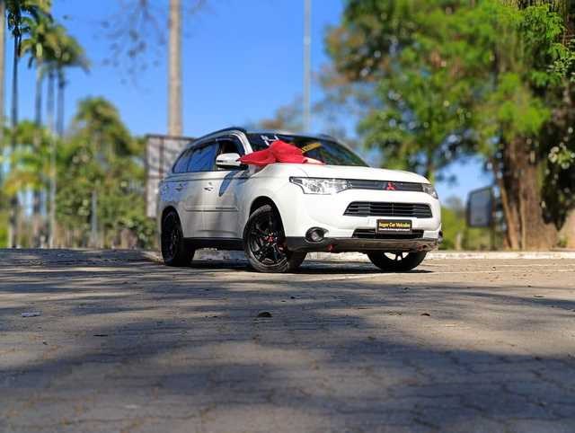//www.autoline.com.br/carro/mitsubishi/outlander-20-16v-gasolina-4p-cvt/2014/sao-jose-dos-campos-sp/24329018