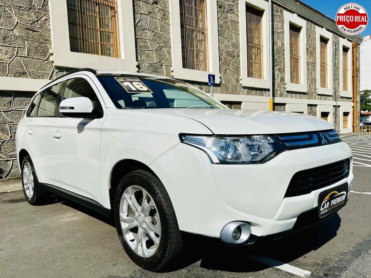 //www.autoline.com.br/carro/mitsubishi/outlander-20-16v-gasolina-4p-cvt/2015/rio-de-janeiro-rj/24389874