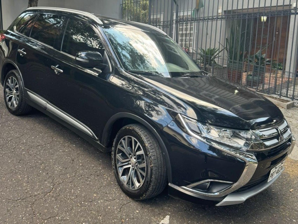 //www.autoline.com.br/carro/mitsubishi/outlander-22-16v-diesel-4p-4x4-turbo-automatico/2018/belo-horizonte-mg/24494938