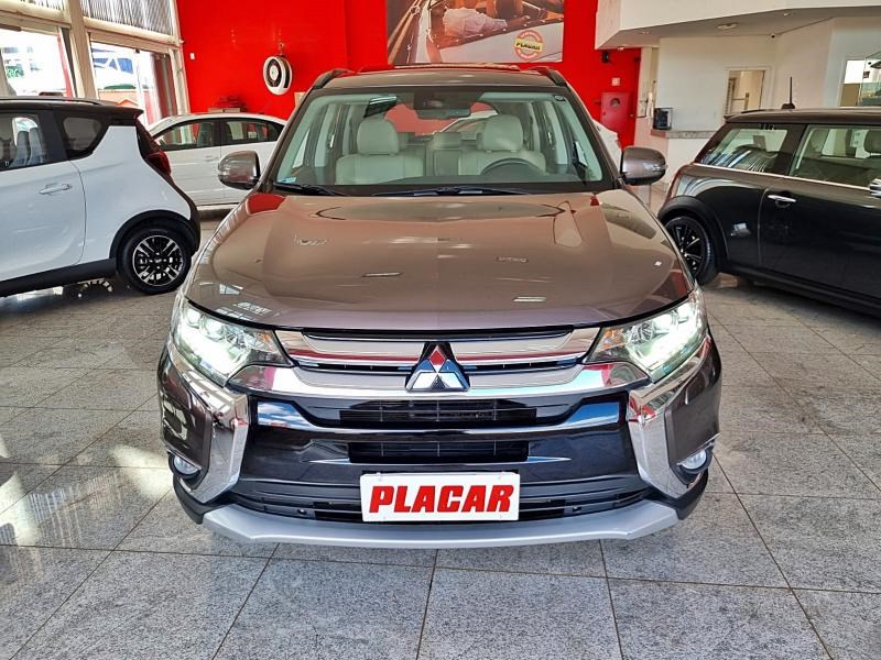 //www.autoline.com.br/carro/mitsubishi/outlander-22-16v-diesel-4p-4x4-turbo-automatico/2016/brasilia-df/24520440