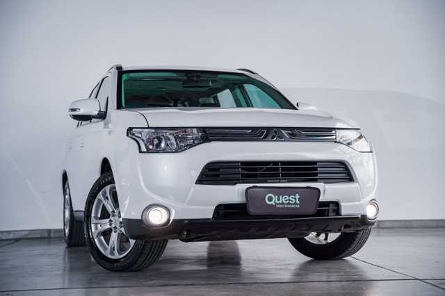 //www.autoline.com.br/carro/mitsubishi/outlander-20-16v-gasolina-4p-cvt/2015/sao-paulo-sp/24599915