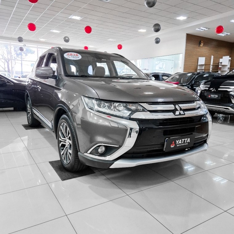 //www.autoline.com.br/carro/mitsubishi/outlander-22-16v-diesel-4p-4x4-turbo-automatico/2016/curitiba-pr/24817299