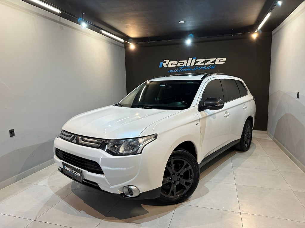 //www.autoline.com.br/carro/mitsubishi/outlander-30-v6-gt-24v-gasolina-4p-4x4-automatico/2014/joinville-sc/24838012