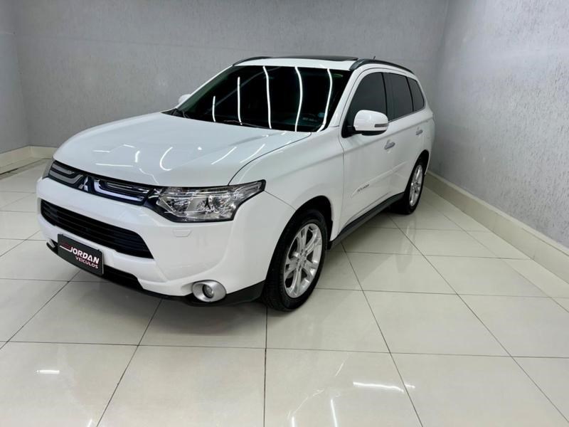 //www.autoline.com.br/carro/mitsubishi/outlander-30-v6-gt-24v-gasolina-4p-4x4-automatico/2014/curitiba-pr/24909217