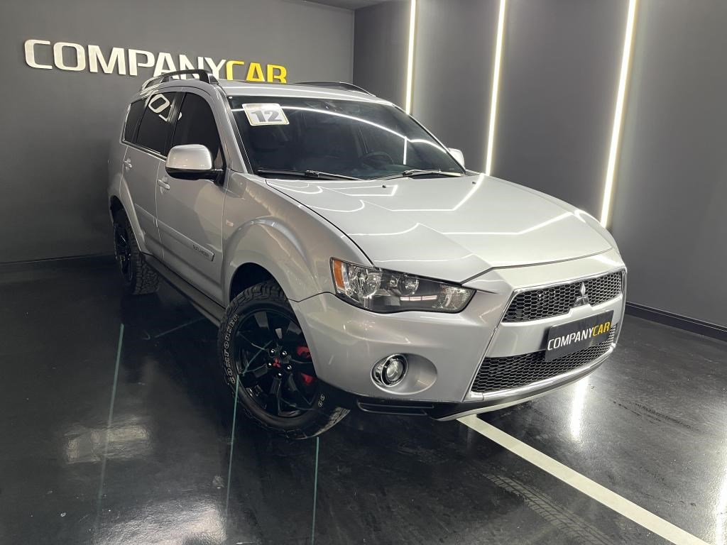 //www.autoline.com.br/carro/mitsubishi/outlander-30-v6-gt-24v-gasolina-4p-4x4-automatico/2012/icara-sc/24938942