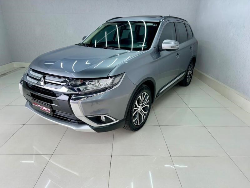 //www.autoline.com.br/carro/mitsubishi/outlander-20-16v-gasolina-4p-cvt/2016/curitiba-pr/24941048