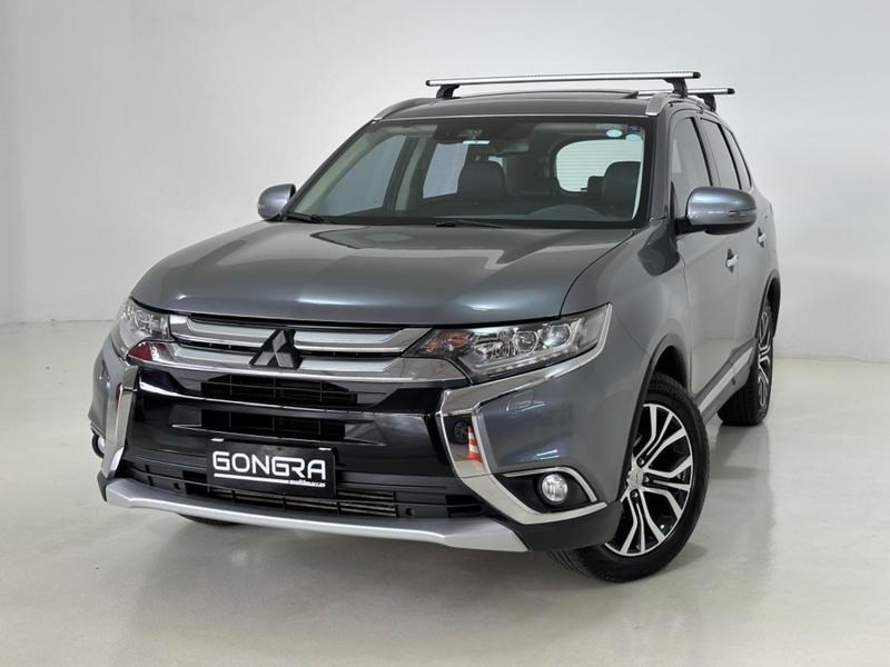 //www.autoline.com.br/carro/mitsubishi/outlander-22-16v-diesel-4p-4x4-turbo-automatico/2018/curitiba-pr/24970960