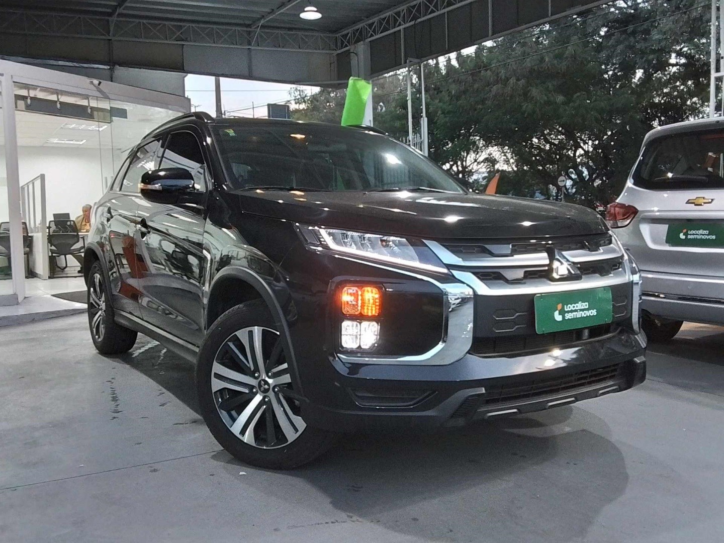 //www.autoline.com.br/carro/mitsubishi/outlander-sport-20-hpe-16v-flex-4p-automatico/2022/sao-paulo-sp/24646680