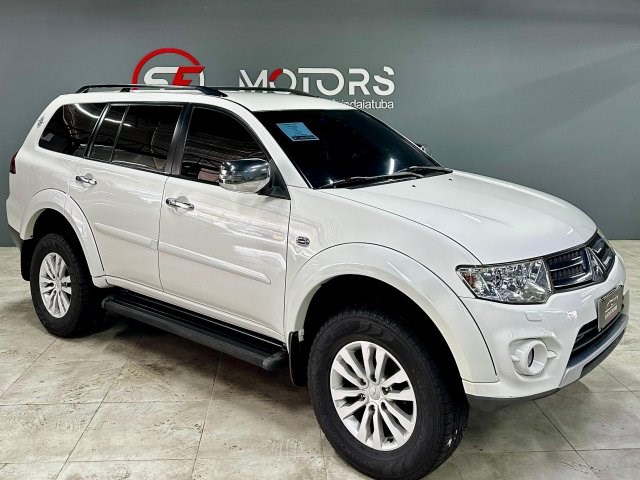 //www.autoline.com.br/carro/mitsubishi/pajero-32-16v-diesel-4p-4x4-turbo-automatico/2016/indaiatuba-sp/22579858