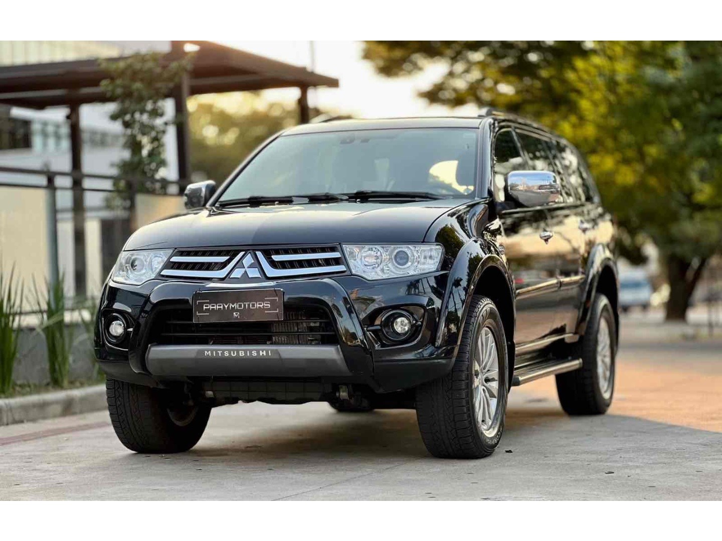 //www.autoline.com.br/carro/mitsubishi/pajero-35-v6-hpe-24v-flex-4p-4x4-automatico/2016/belo-horizonte-mg/24773055