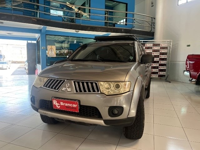 //www.autoline.com.br/carro/mitsubishi/pajero-dakar-32-16v-diesel-4p-4x4-turbo-automatico/2013/belem-pa/24251950