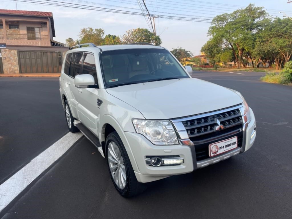 //www.autoline.com.br/carro/mitsubishi/pajero-full-32-hpe-16v-diesel-4p-4x4-turbo-automatico/2017/ribeirao-preto-sp/24414339