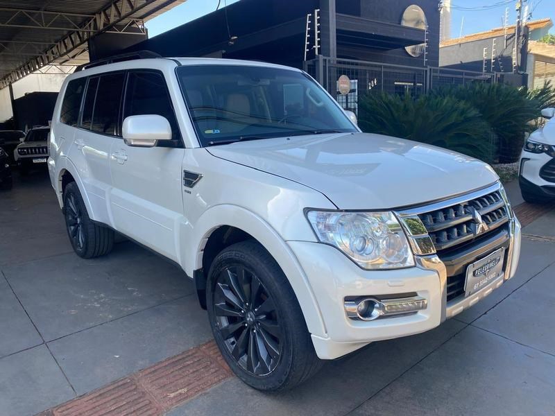 //www.autoline.com.br/carro/mitsubishi/pajero-full-32-hpe-16v-diesel-4p-4x4-turbo-automatico/2017/campo-grande-ms/24972670