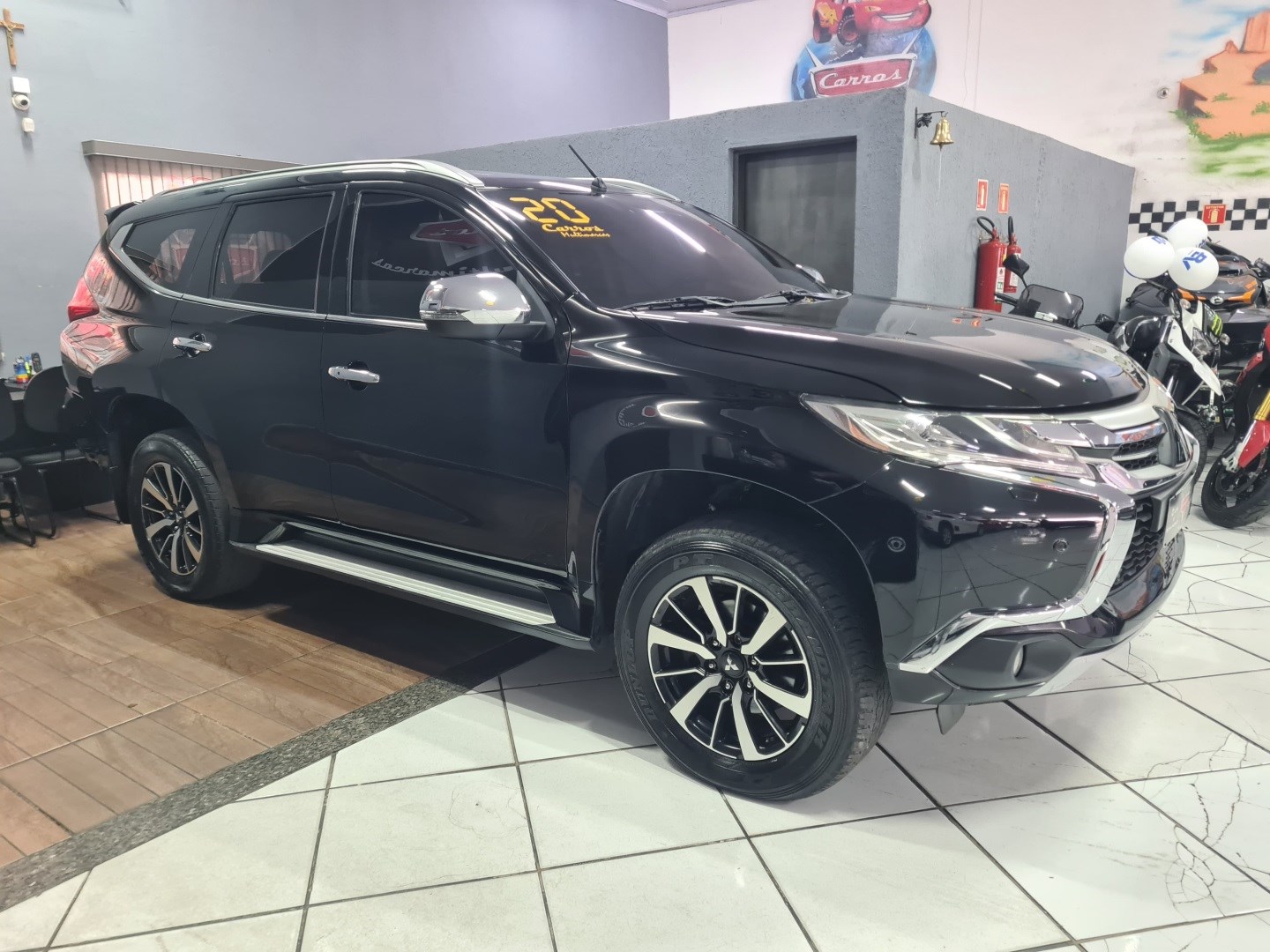 //www.autoline.com.br/carro/mitsubishi/pajero-sport-24-hpe-top-16v-diesel-4p-4x4-turbo-automatico/2020/itaquaquecetuba-sp/24674099