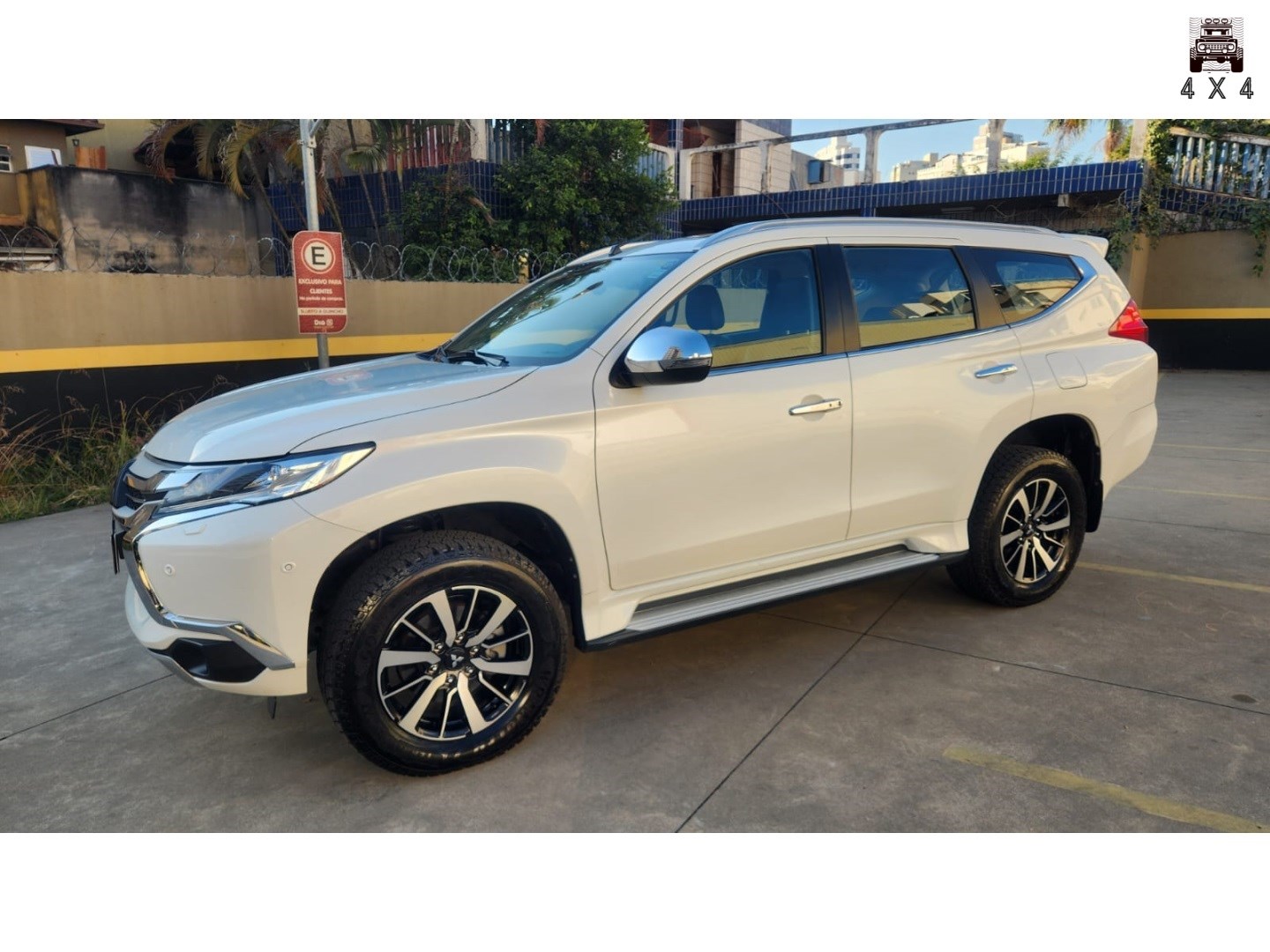 //www.autoline.com.br/carro/mitsubishi/pajero-sport-24-hpe-top-16v-diesel-4p-4x4-turbo-automatico/2020/belo-horizonte-mg/24915774