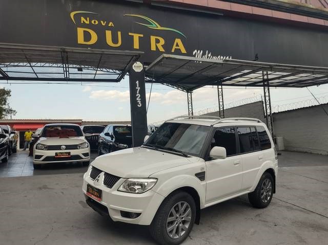 //www.autoline.com.br/carro/mitsubishi/pajero-tr4-20-16v-flex-4p-automatico/2014/sao-paulo-sp/24528650