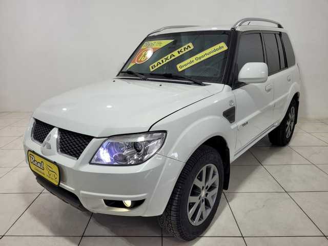 //www.autoline.com.br/carro/mitsubishi/pajero-tr4-20-16v-flex-4p-automatico/2013/sao-paulo-sp/24858107