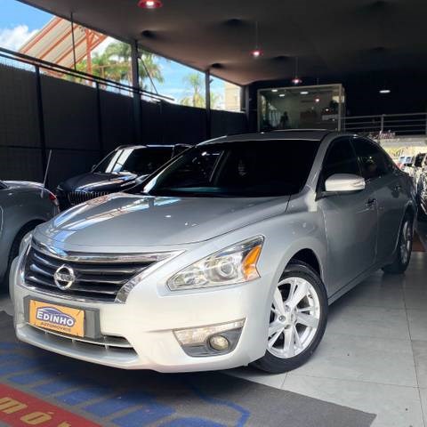 //www.autoline.com.br/carro/nissan/altima-25-sl-16v-gasolina-4p-automatico/2014/volta-redonda-rj/22690583