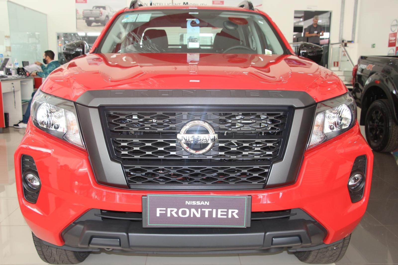 //www.autoline.com.br/carro/nissan/frontier-23-cd-attack-16v-diesel-4p-4x4-turbo-automati/2024/goiania-go/24134584